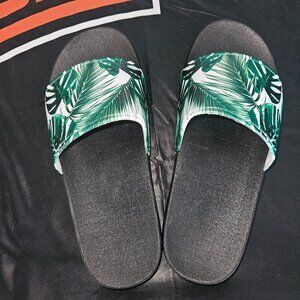 Women's Slides Size 8, Never Worn